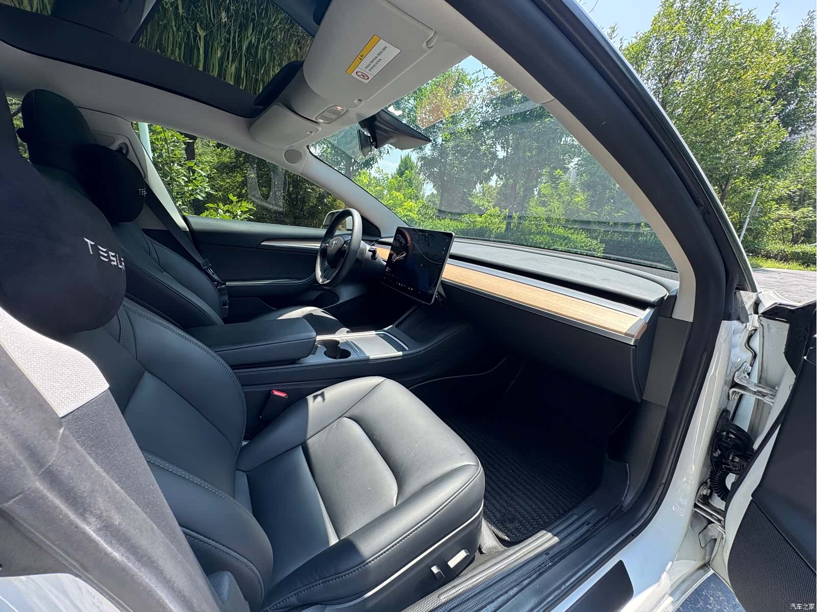 Tesla Model 3, 2022 11