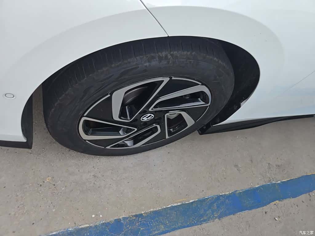 Volkswagen ID.7, 2025 23