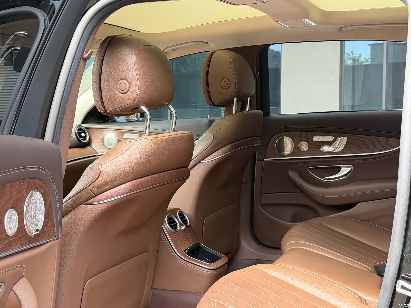 Mercedes-Benz E-Class, 2022 все фото