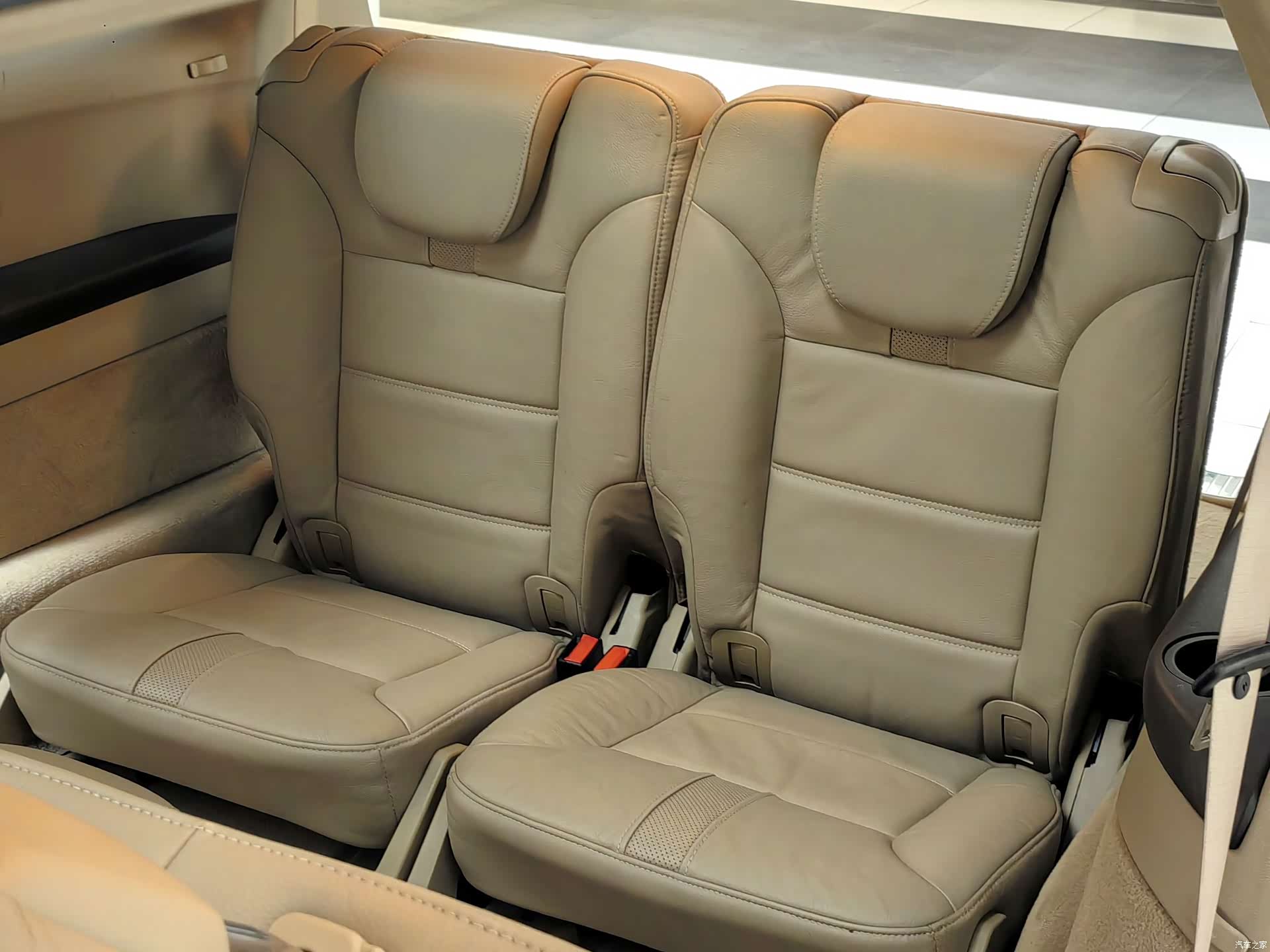 Mercedes-Benz R-Class, 2016 10