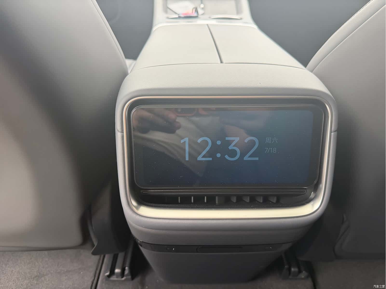 Xiaomi YU7, 2025 11