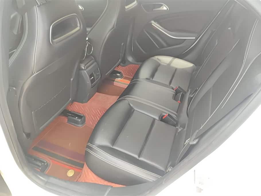 Mercedes-Benz GLA Mercedes-Benz GLA