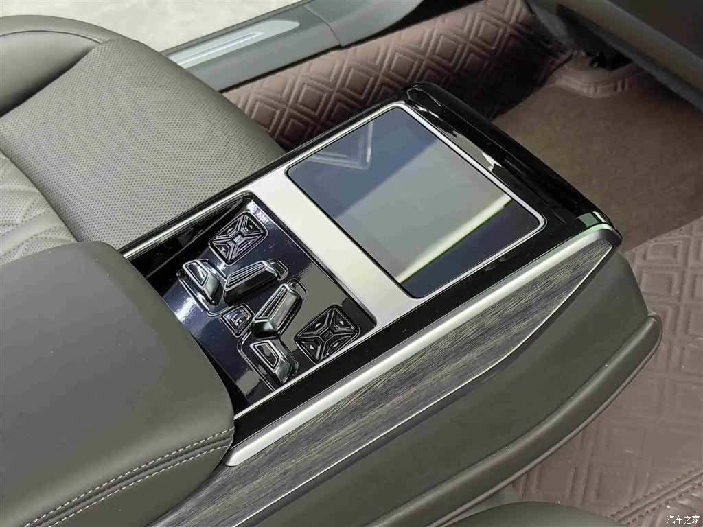 Audi A8L, 2024 10