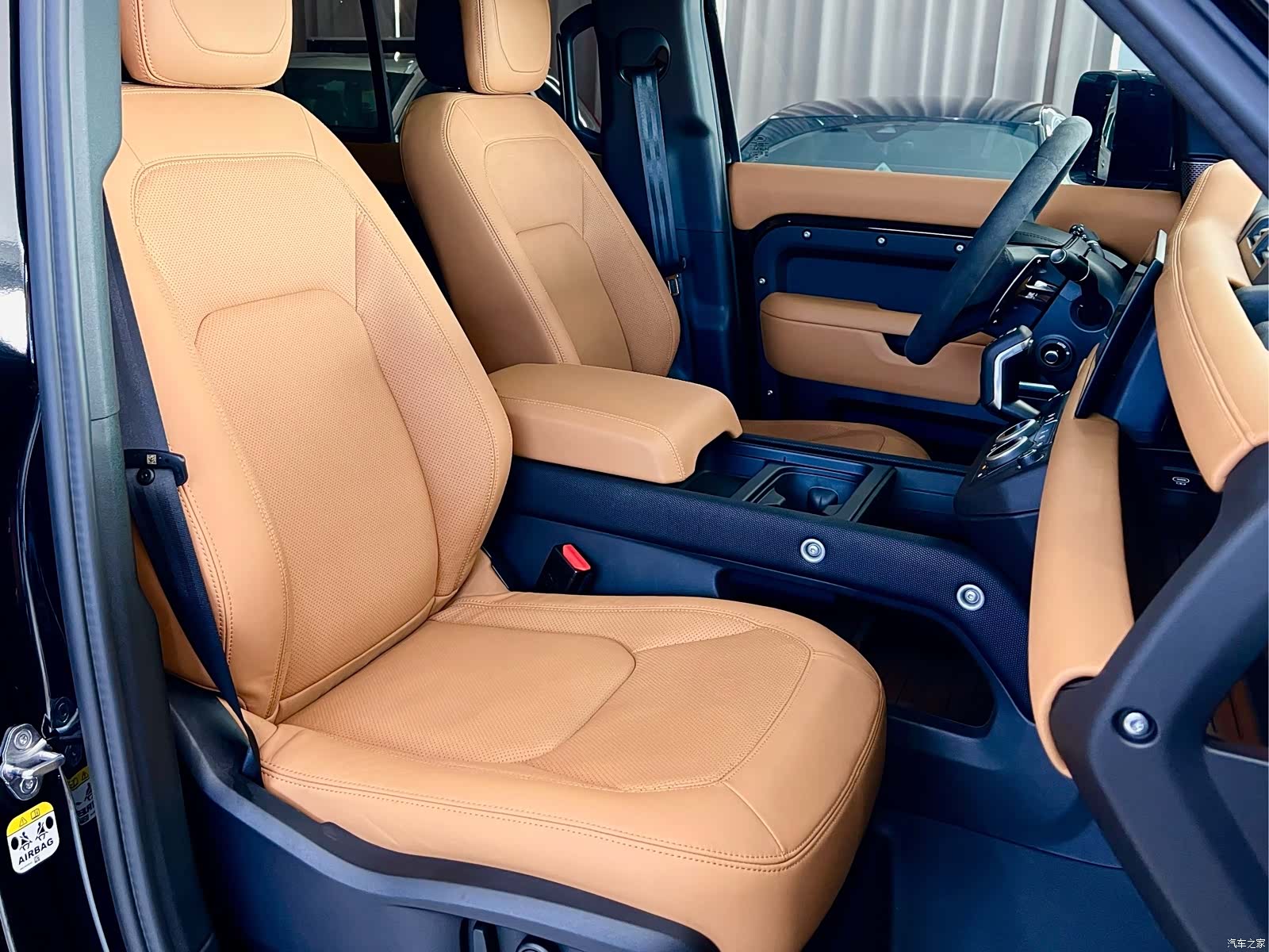 Land Rover Defender, 2024 7