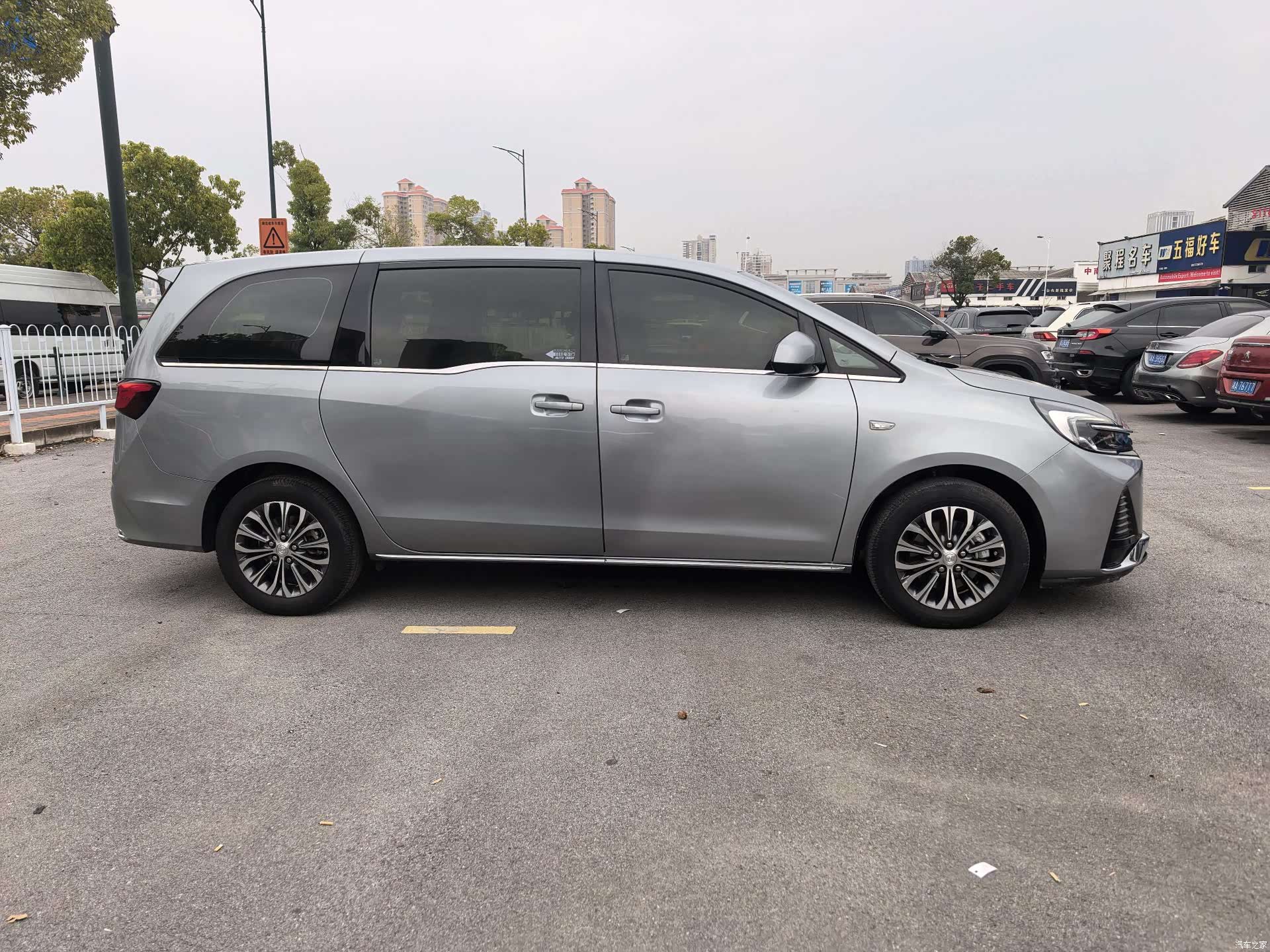 Buick GL8, 2023 7