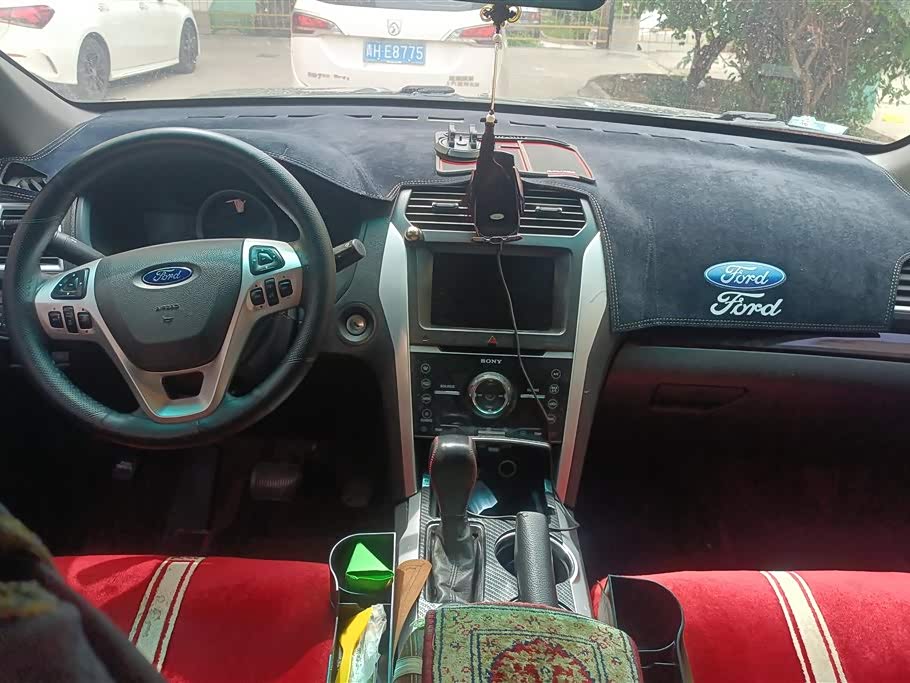 Ford Explorer Ford Explorer