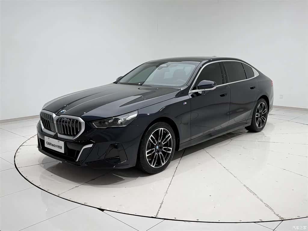 BMW 5 Series, 2025 все фото