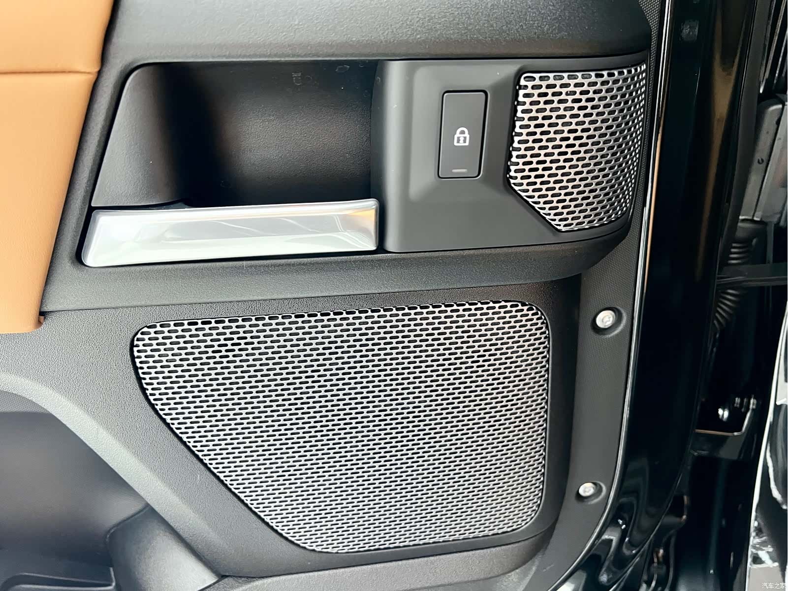 Land Rover Defender, 2024 19