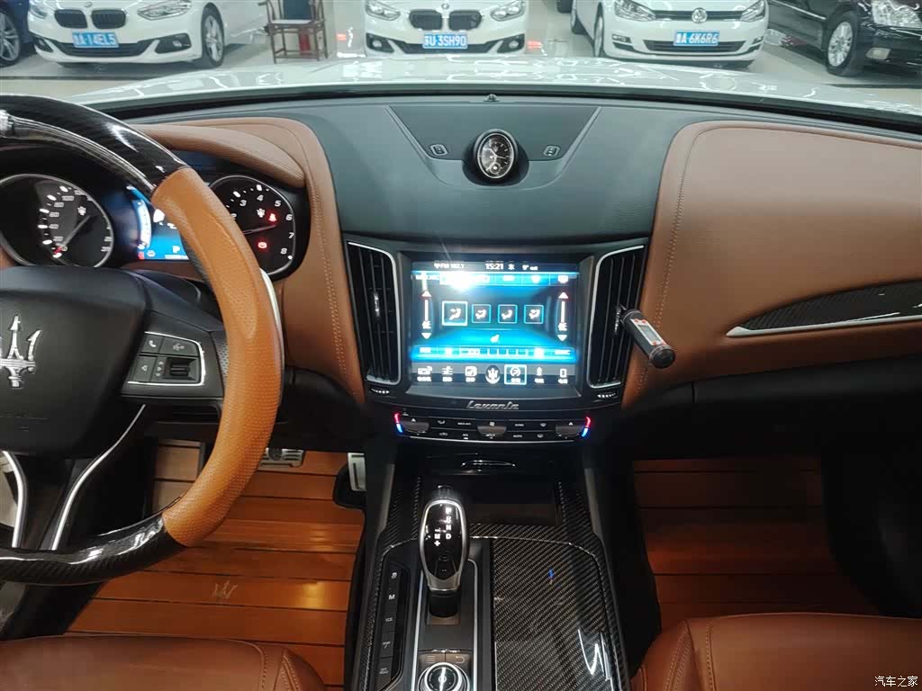 Maserati Levante, 2017 все фото