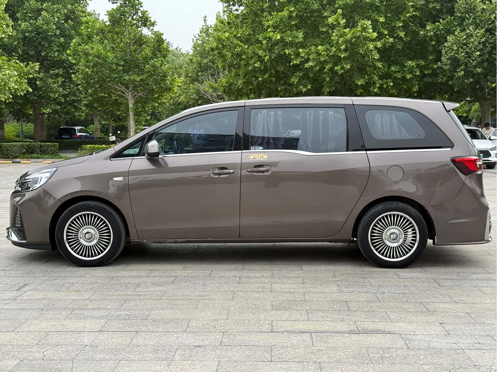 Buick GL8, 2021 7