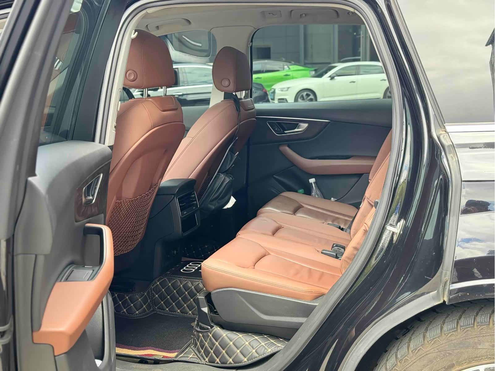 Audi Q7, 2020 все фото