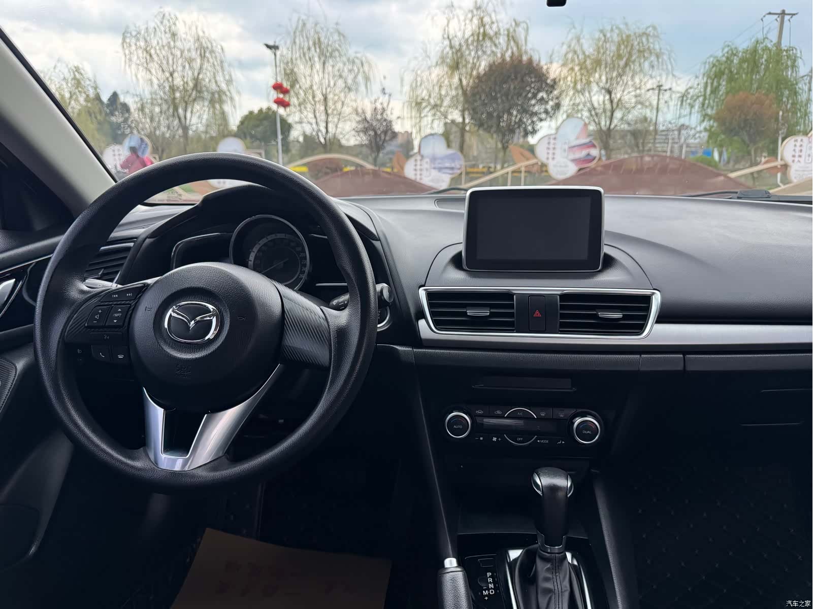 Mazda Mazda3, 2015 17