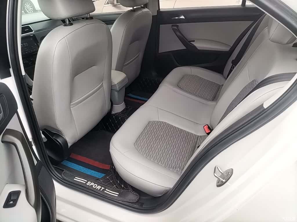Skoda Rapid, 2017 17