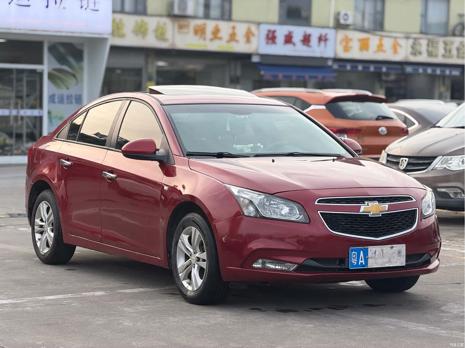 Chevrolet SE, 2015 все фото