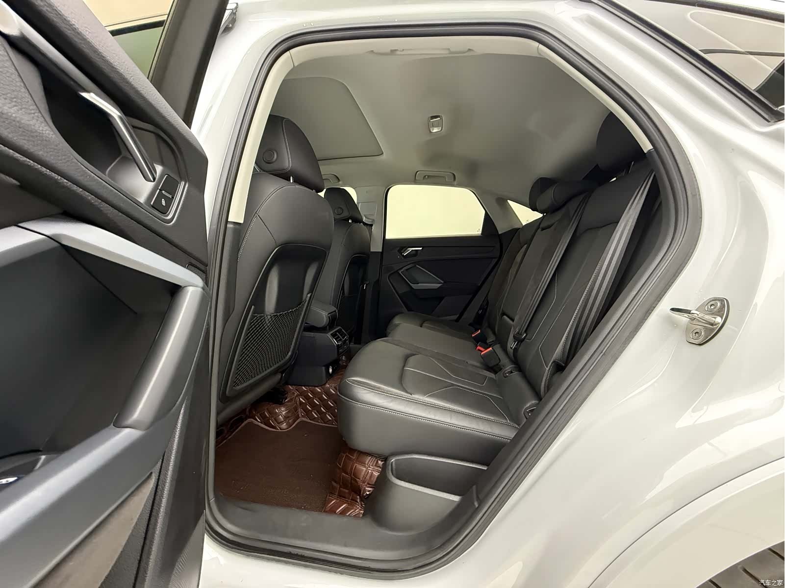 Audi Q3, 2021 16