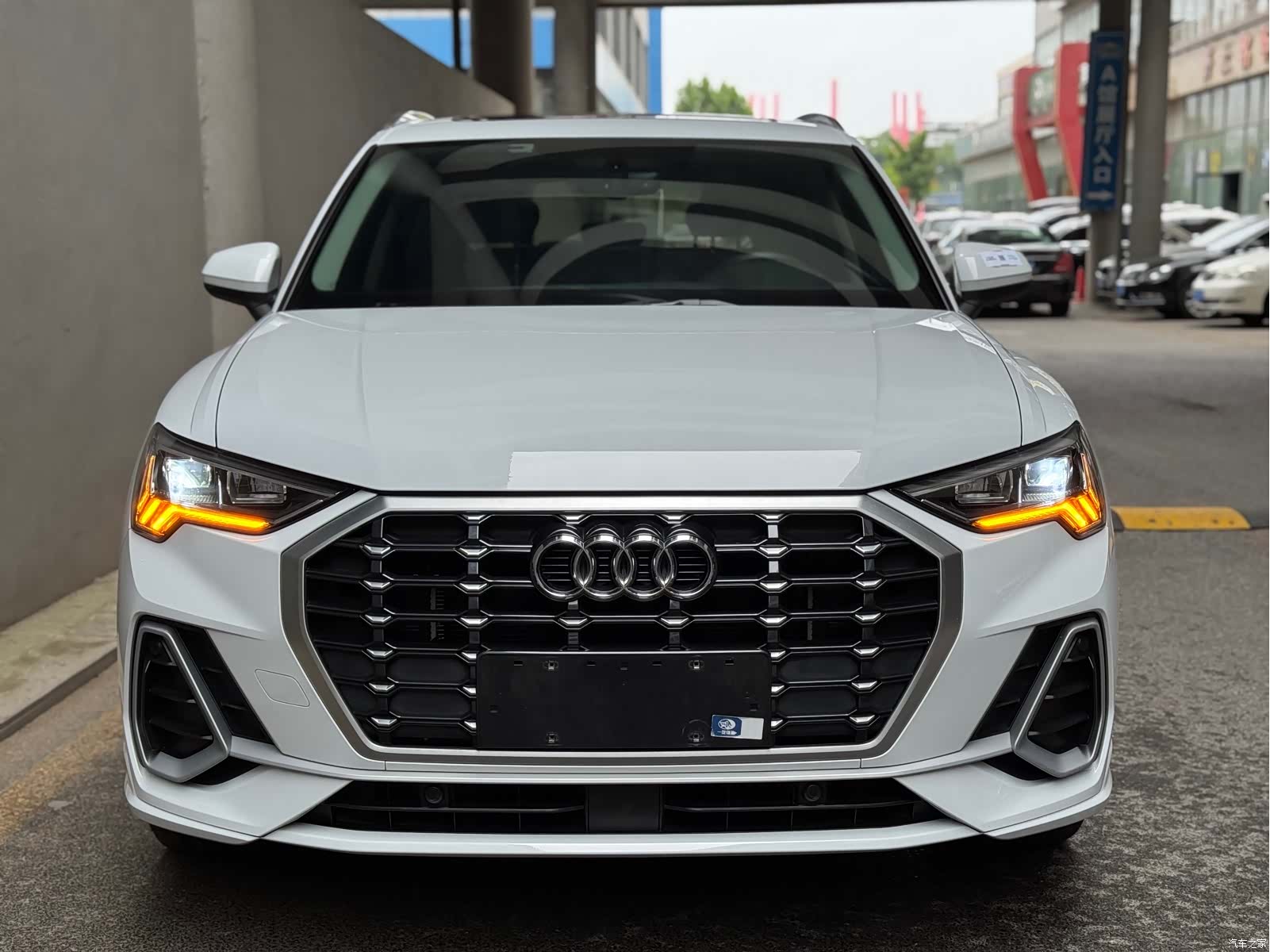 Audi Q3, 2023 2