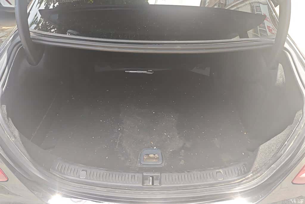 Mercedes-Benz E-Class, 2019 4