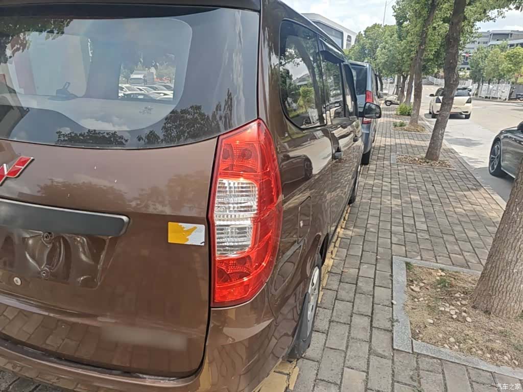 Wuling Hongguang, 2016 8
