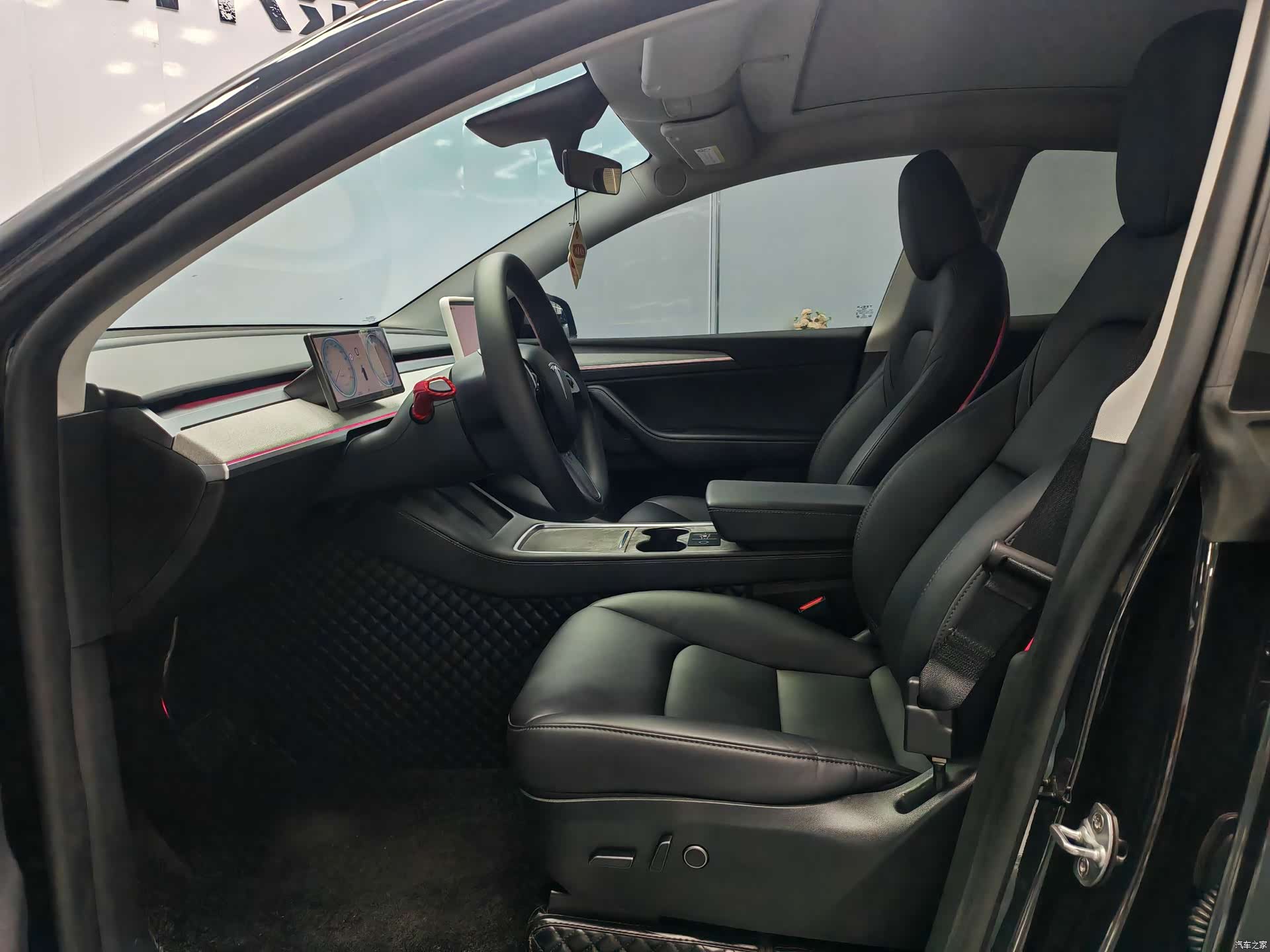 Tesla Model Y, 2023 11