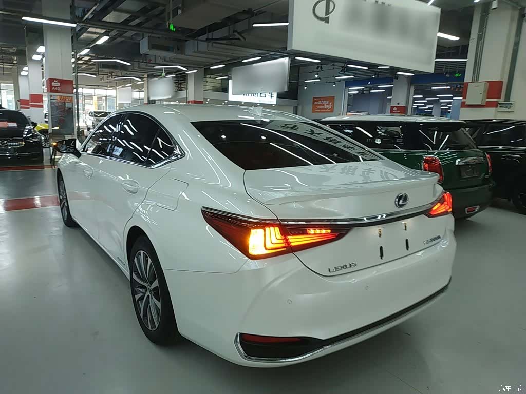 Lexus ES, 2019 23