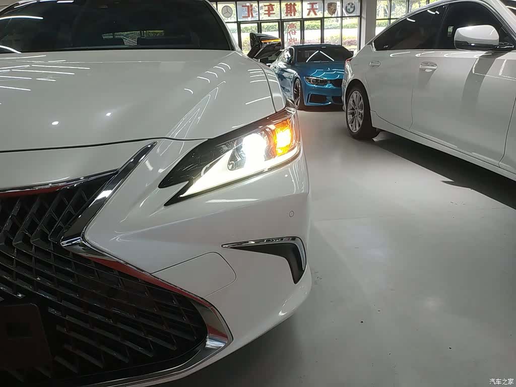 Lexus ES, 2019 18