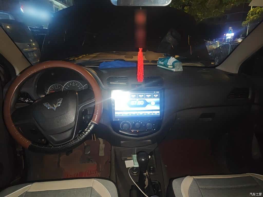 Wuling Hongguang, 2018 все фото