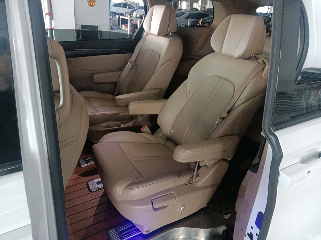 Buick GL8, 2021 13