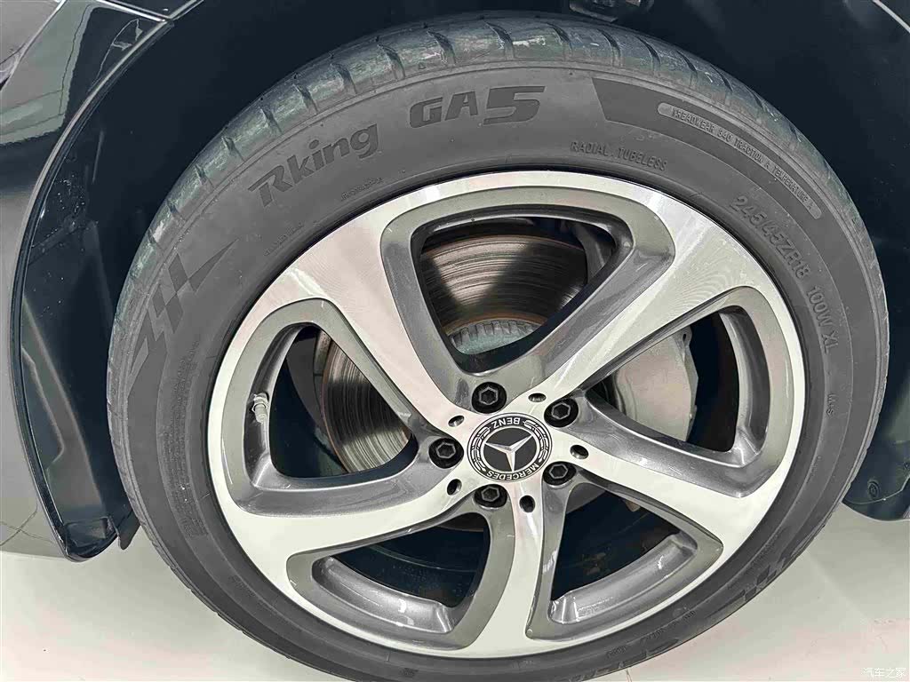 Mercedes-Benz E-Class, 2019 4