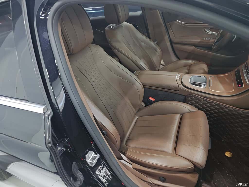 Mercedes-Benz E-Class, 2022 25