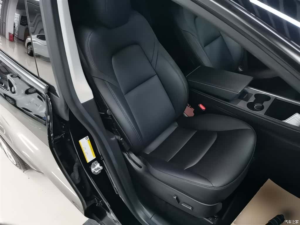 Tesla Model Y, 2022 24