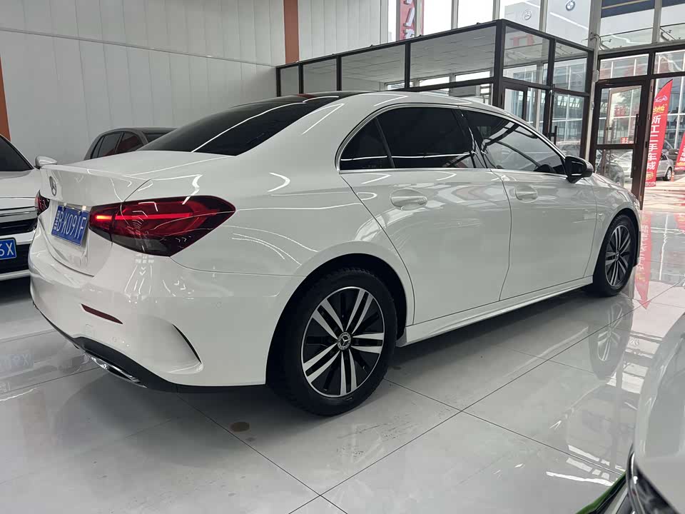 Mercedes-Benz Class A Mercedes-Benz Class A