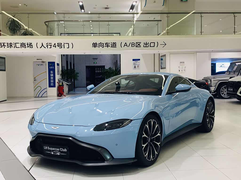 Aston Martin V8 Vantage 2018 4.0T V8 Coupe