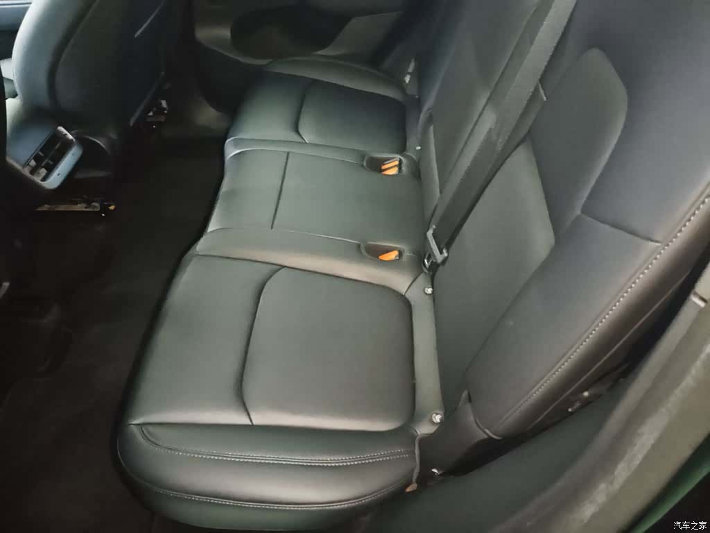 Tesla Model Y, 2023 13