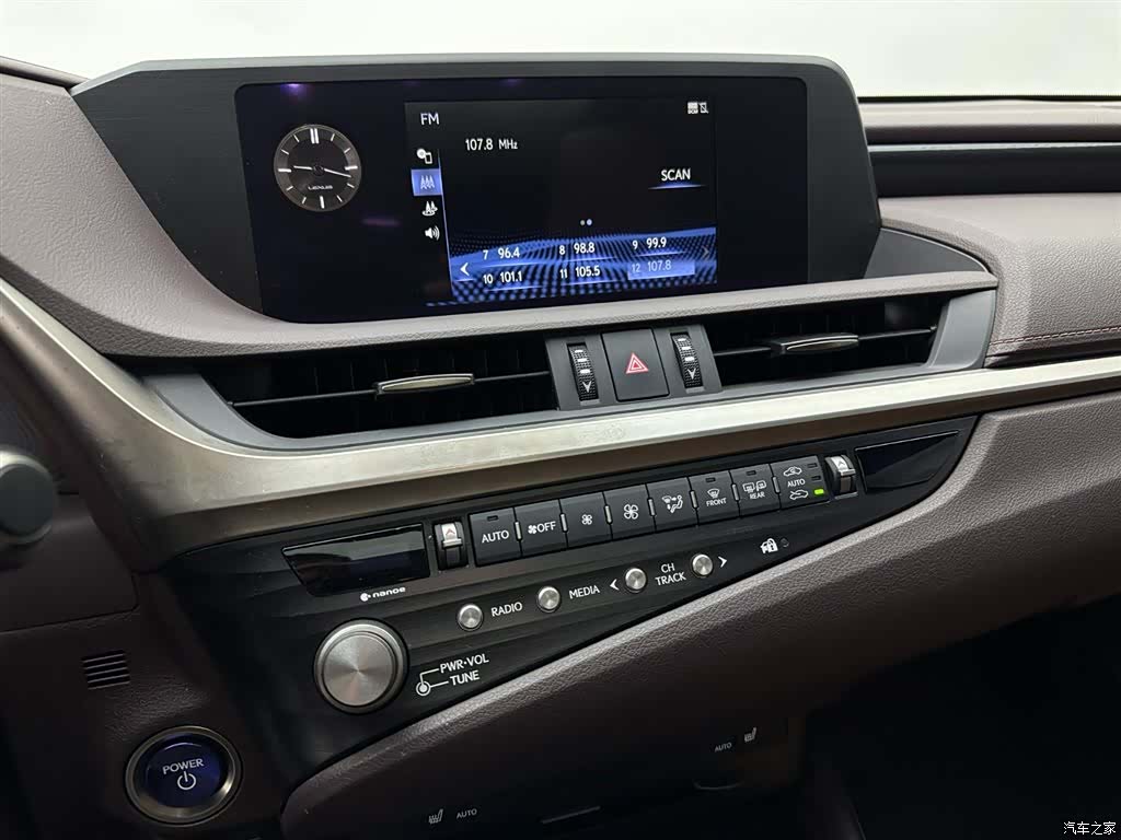 Lexus ES, 2021 12