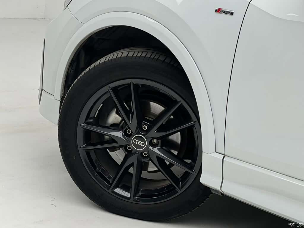 Audi Q2L, 2022 14
