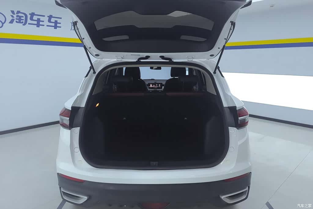 Geely Coolray, 2021 4