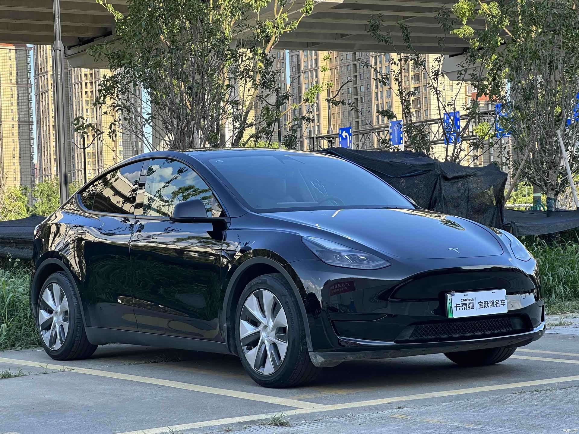 Tesla Model Y, 2022 3
