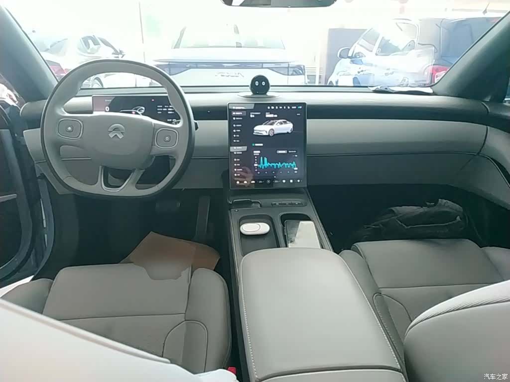 NIO ET5, 2024 10