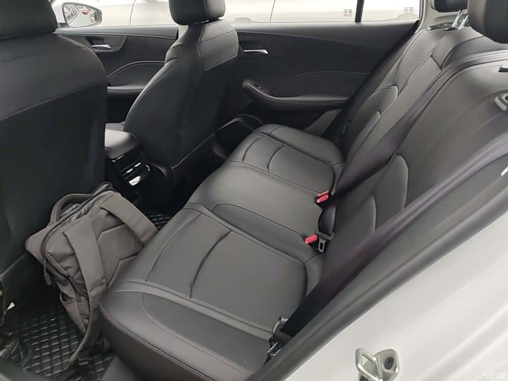 Roewe i5, 2025 17