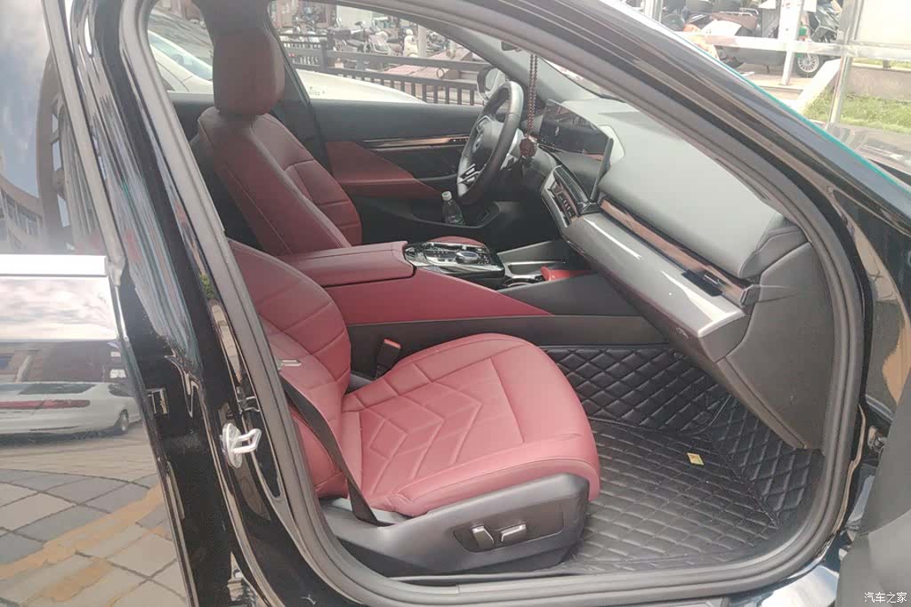BMW 5 Series, 2025 8