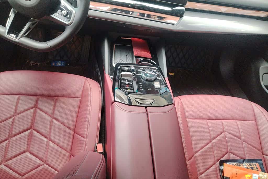 BMW 5 Series, 2025 16