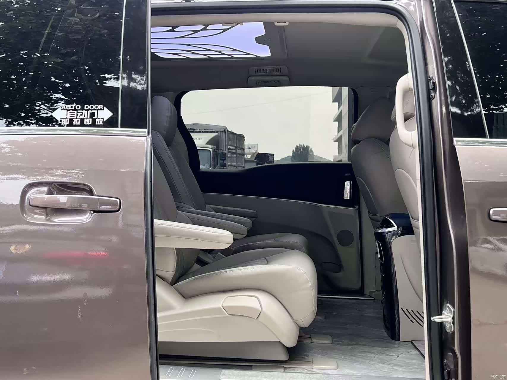 Buick GL8, 2022 10