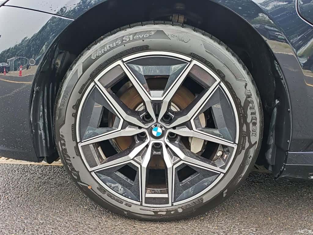 BMW i5, 2025 16