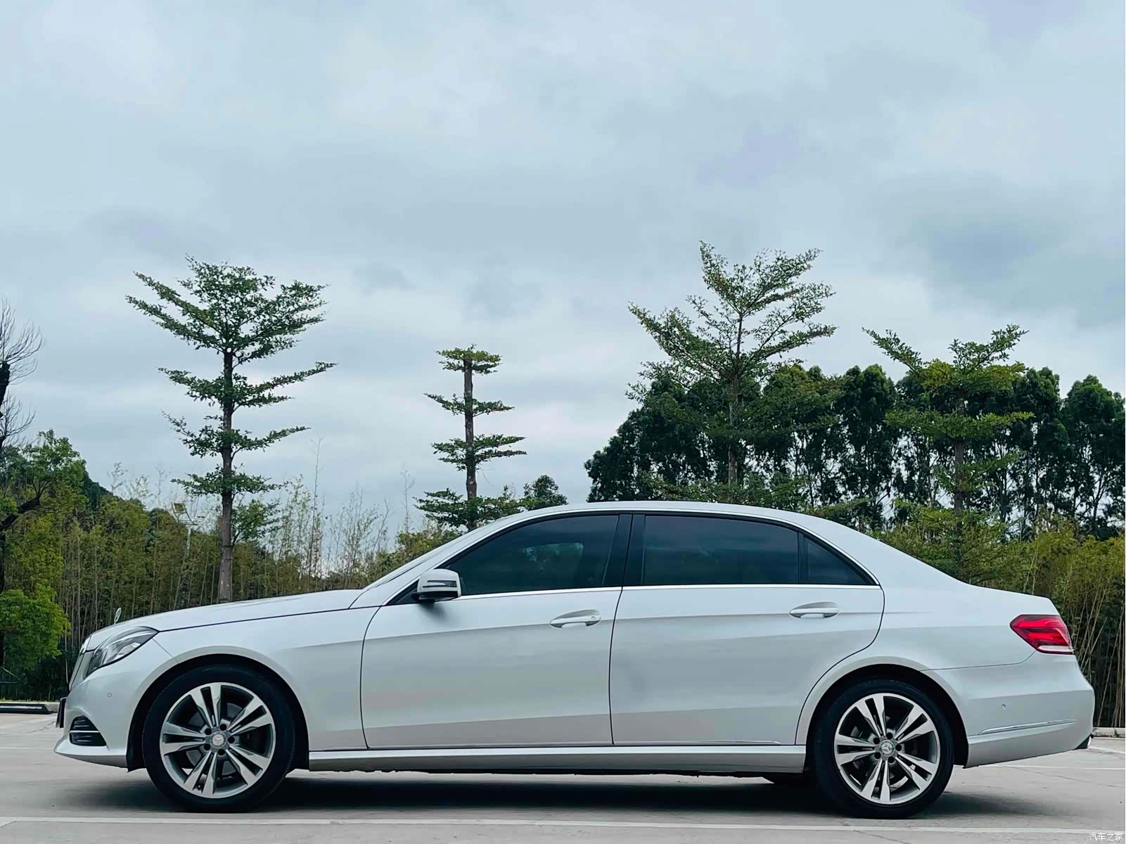 Mercedes-Benz E-Class, 2015 3