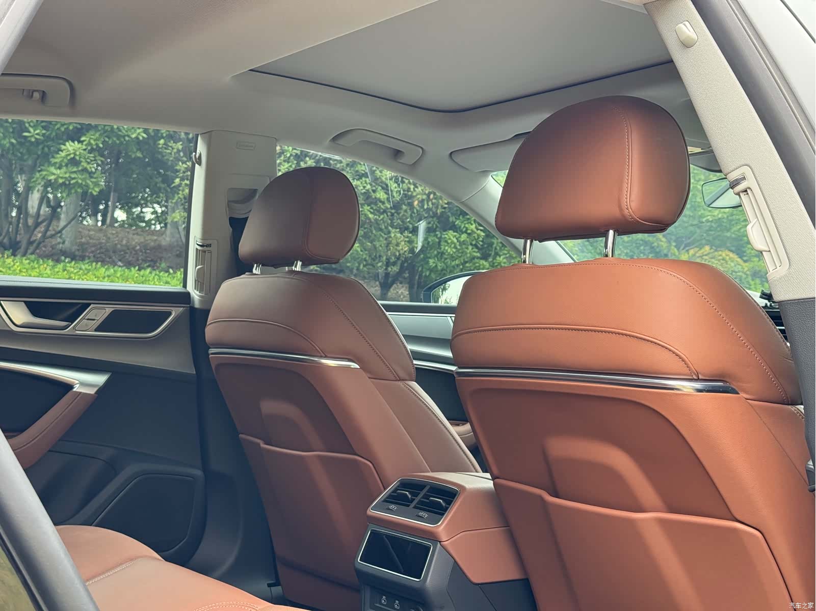 Audi A7L, 2025 10