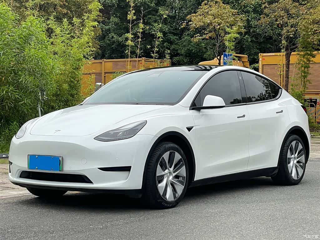 Tesla Model Y, 2022 1