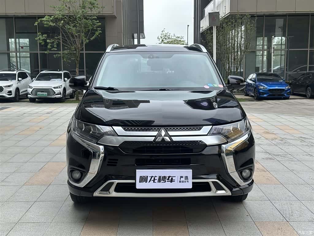 Mitsubishi Outlander, 2022 3