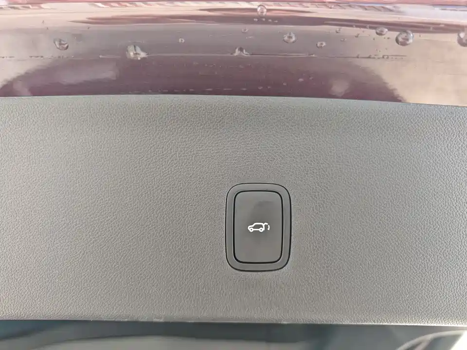 AITO Ask the world M9