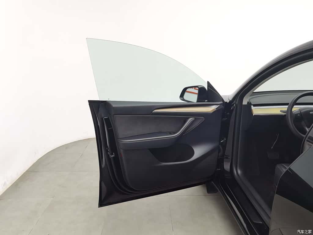 Tesla Model Y, 2023 8