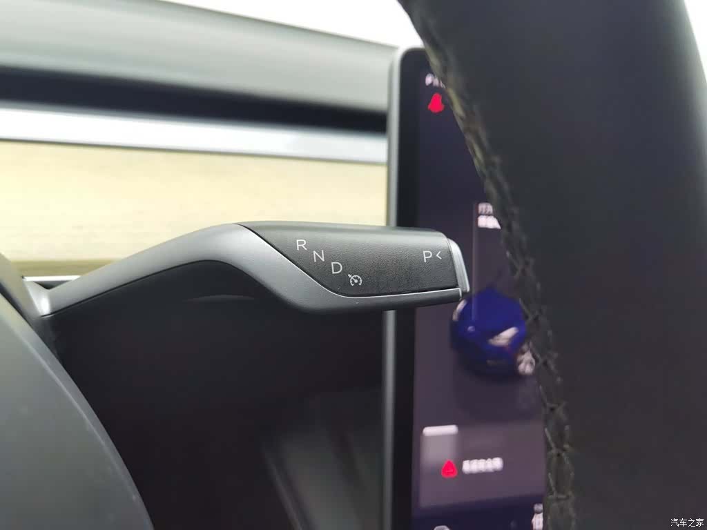 Tesla Model Y, 2023 13